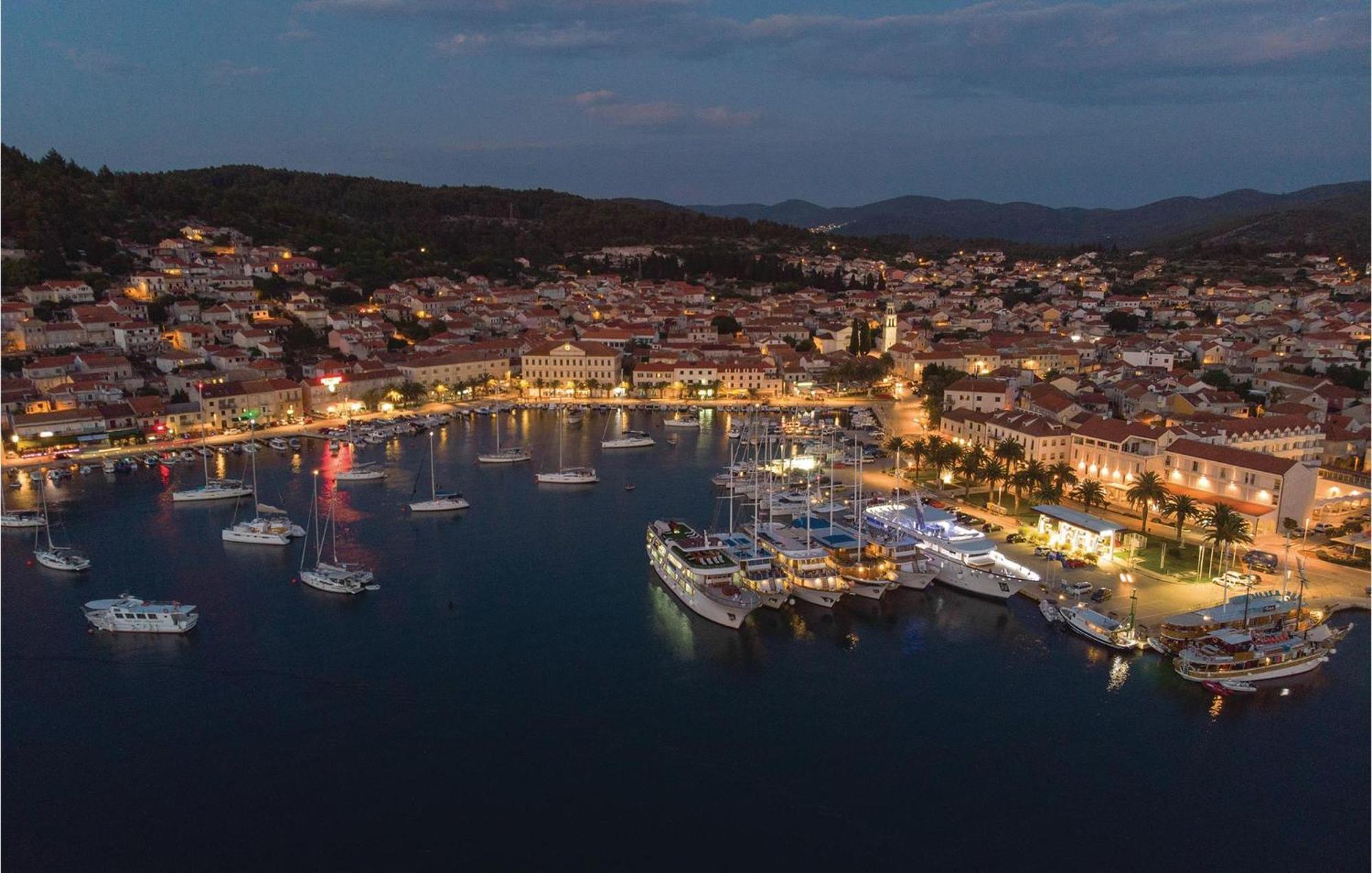 Beautiful Apartment In Vela Luka With Wifi Luaran gambar